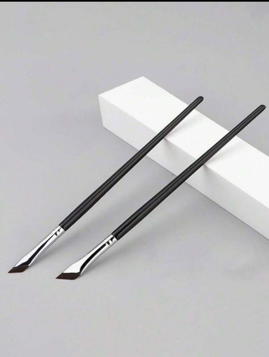Eye Brushes - 2pcs | فراشي مكياج للعيون - 2 قطعة