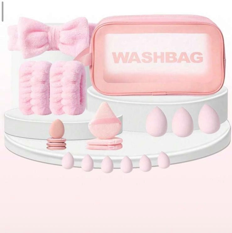 A set of makeup and a bag - 20pcs | مجموعة أدوات تجميل ومكياج - 20 قطعة