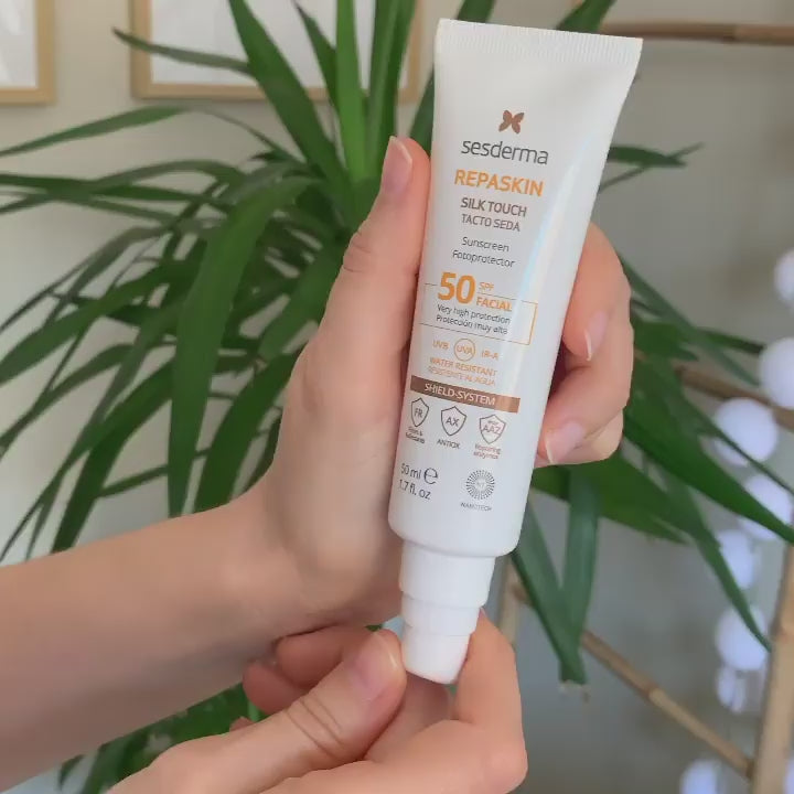 Sesderma Repaskin Silktouch Tacto Seda 50 SPF - 50ml | سيسديرما واقي شمسي للبشرة المختلطة والدهنية - 50 مل