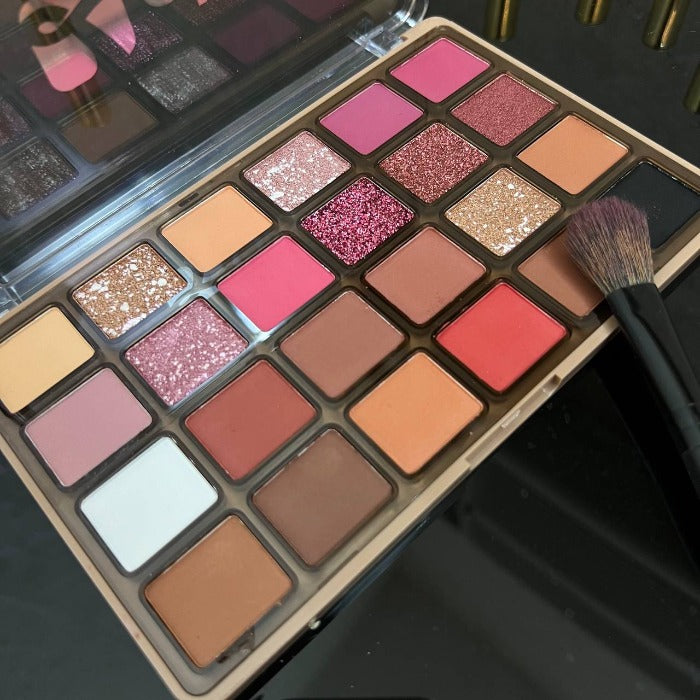 Lola Fashion Eyeshadow Palette - 36g | لولا باليت ظلال عيون - 36 غرام