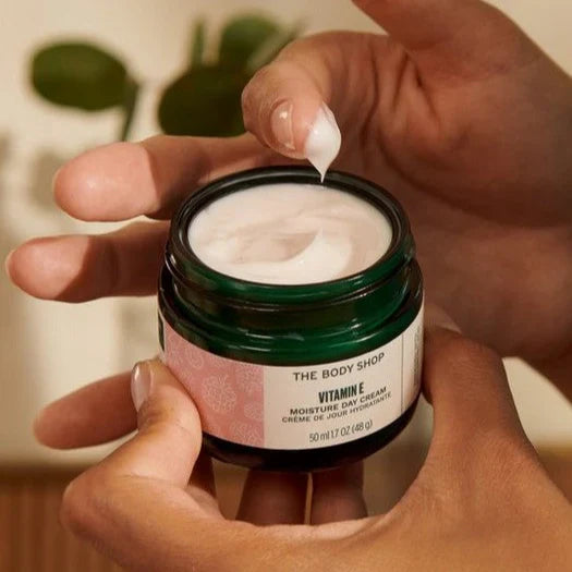 The Body Shop Vitamin E Moisture Day Cream - 100ml | ذا بودي شوب كريم مرطب للوجه بالفيتامين اي - 100 مل