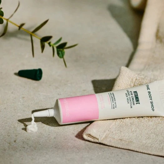 The Body Shop Vitamin E Eye Cream Hydrate - 15ml | ذا بودي شوب كريم العين المرطب بفيتامين اي - 15 مل