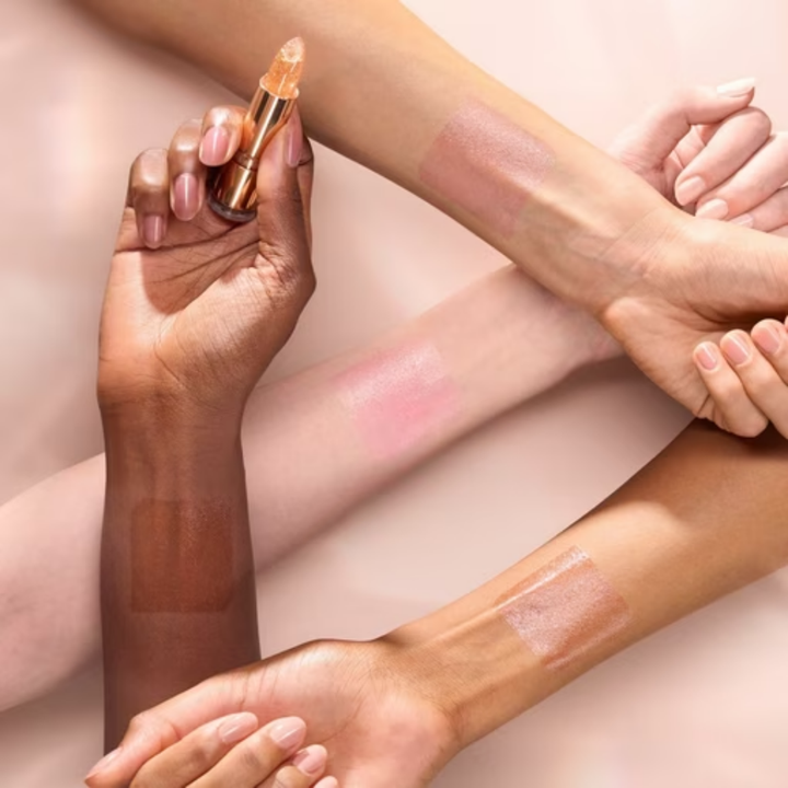 Catrice Glam In Gold Balm 010 - 3.5g | كاتريس مرطب شفاه 010 - 3.5 غرام