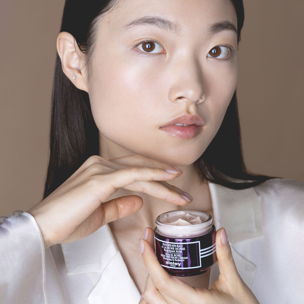 sisley Black Rose Skin Infusion Cream - 50ml | سيسلي كريم مستخلص الوردة السوداء - 50 مل