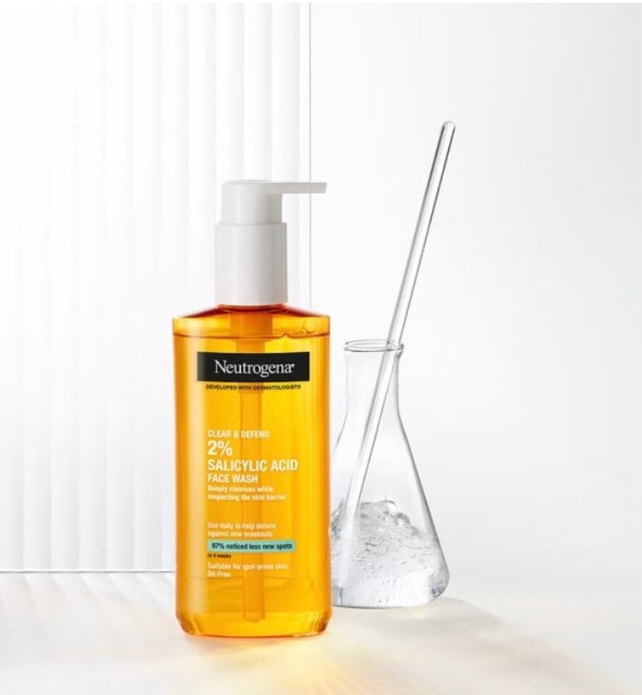 Neutrogena Clear and Defend Facial Wash - 200ml | نيتروجينا غسول الوجه كلير آند ديفيند - 200 مل