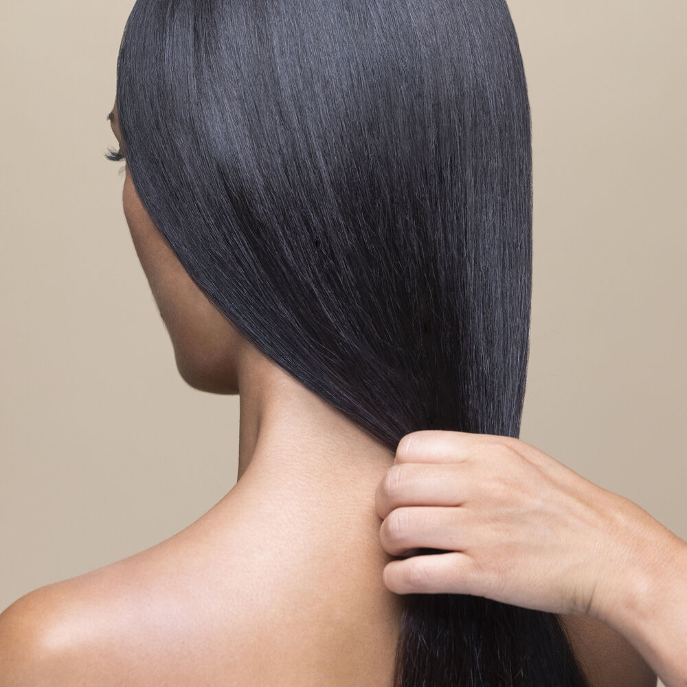 sisley Revitalizing Straightening Shampoo - 200ml | سيسلي شامبو منعم و منقي للشعر - 200 مل