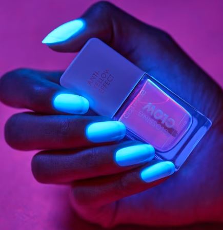 Catrice Glossing Glow Nail Lacquer No.010 | كاتريس صبغ أظافر لامع ومتوهج رقم 010