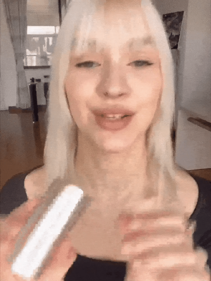 SHEGLAM Styling Stick Locked In Glossy  - 30g | شيكلام عصا شمع لتصفيف الشعر - 30 غ