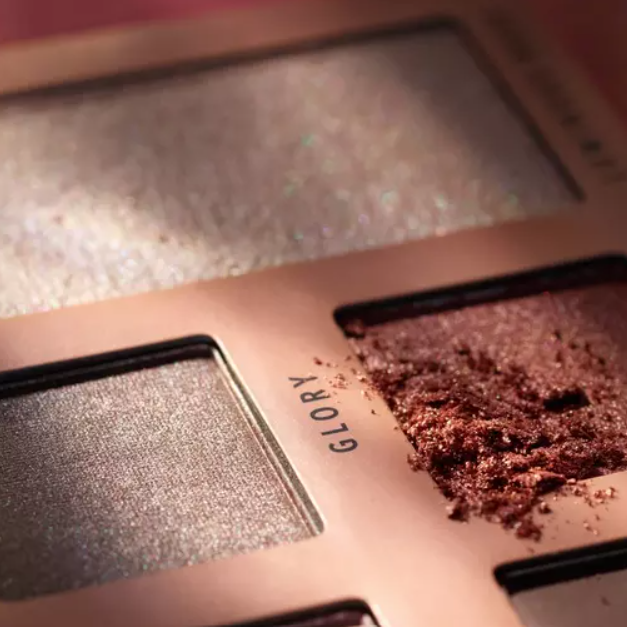 Catrice Blossom Glow Eye & Cheek Palette | كاتريس لوحة بلوسوم جلو للعين والخد