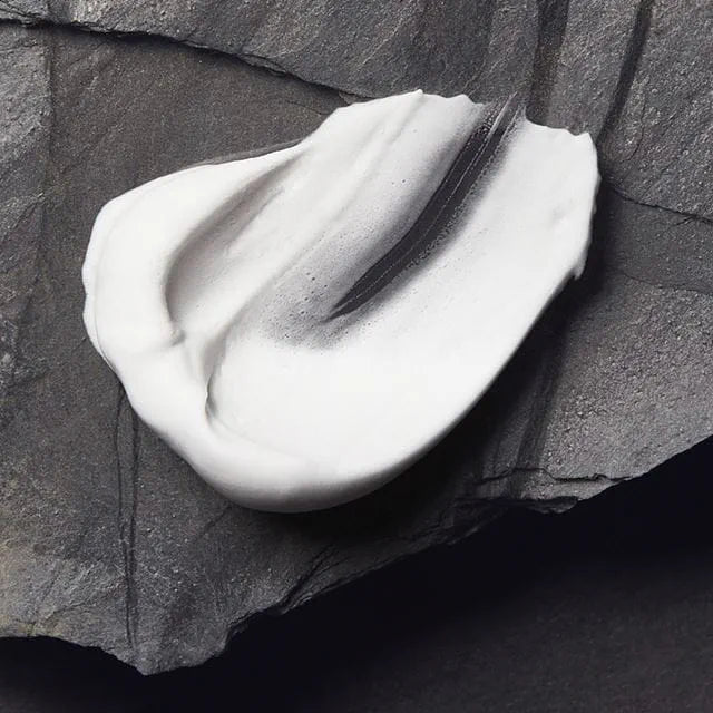 NIVEA Deep Black Carbon Shaving Foam - 200ml | نيفيا رغوة الحلاقة للرجال بالكربون الاسود - 200 مل