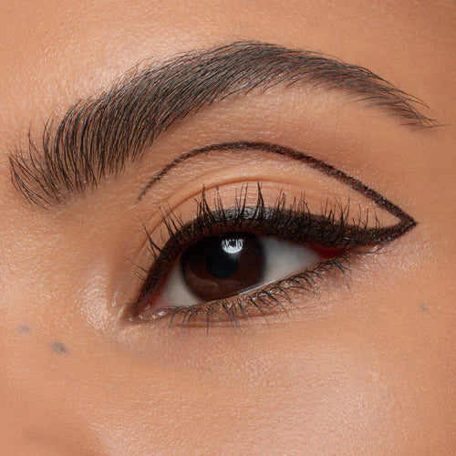 Essence Eyeliner Pen Extra Long-Lasting 010 Blackest Black |  ايسنس قلم تحديد العيون يدوم طويلاً للغاية 010