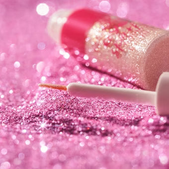 Essence Eye Sparkle Liquid Liner . Sparkling Lights .01 - 4ml | ايسنس اي لاينر لامع رقم 01 - 4 مل