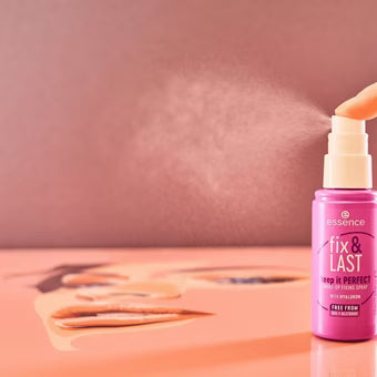 Essence Fix & Last Keep It Perfect Make-up Fixing Spray - 50ml | ايسنس بخاخ تثبيت المكياج - 50 مل