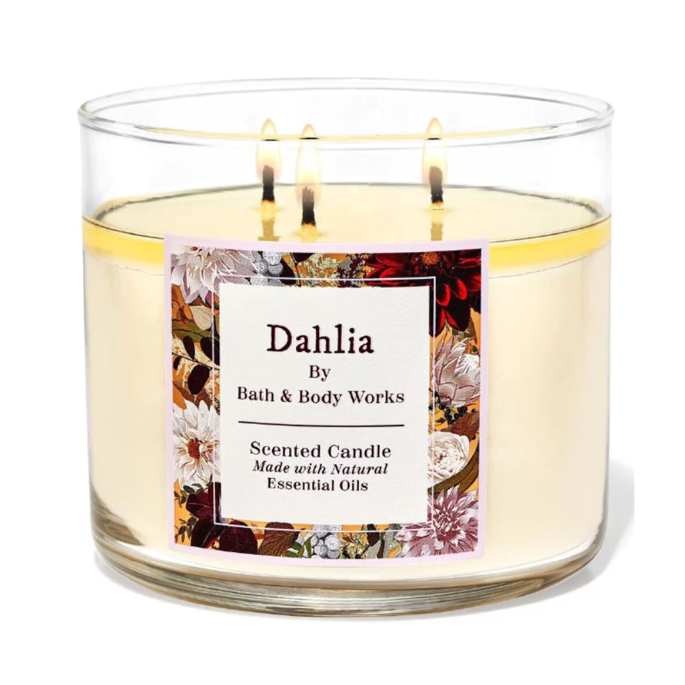 Bath & Body Works Scented Candle Made With Natural Essential Oils - 411g | باث اند بودي وركس شمعة معطرة مصنوعة من زيوت طبيعية - 411 غرام