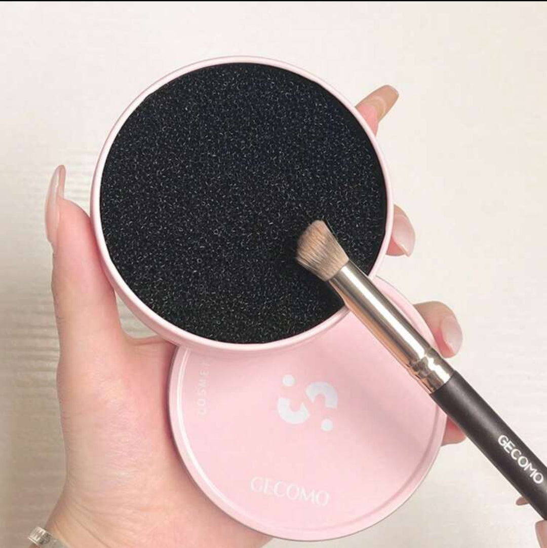 Cleaner Brushers Pink | منظف فُرش المكياج الفوري