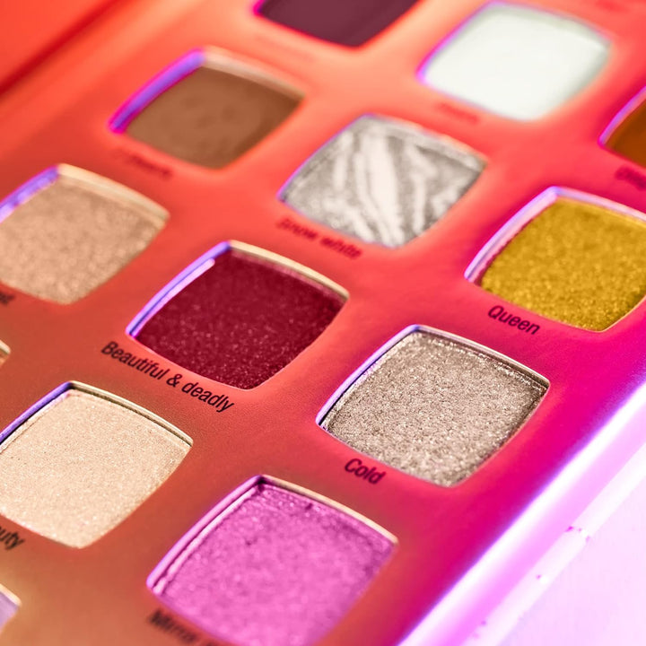 Essence Disney Villains - Evil Queen Eyeshadow Palette | ايسينس باليت ظلال عيون من ديزني