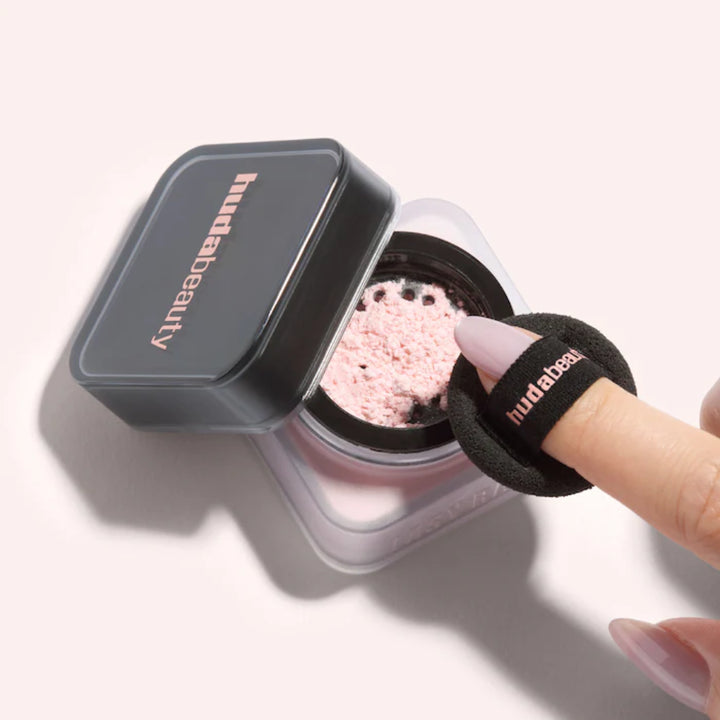 Huda Beauty Baby Bake Mini Easy Bake Loose Baking & Setting Powder - 6G | هدى بيوتي لوس باودر  6 جم