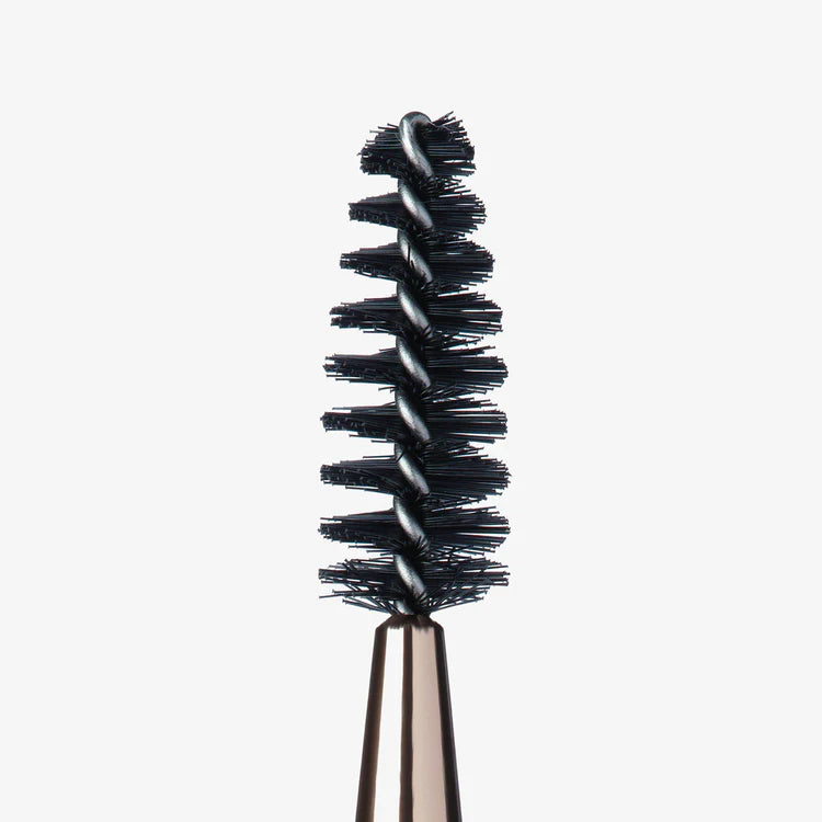ANASTASIA BEVERLY HILLS Brush 12 - Dual-ended Firm Angled Brush | انستازيا بيفرلي هيلز فرشاة ثنائية الاطراف للحواجب