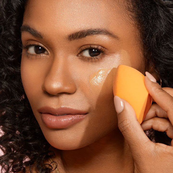 Real Techniques Miracle Complexion Sponge Travel Case | ريل تكنيك اسفنجة مكياج مثالي للسفر