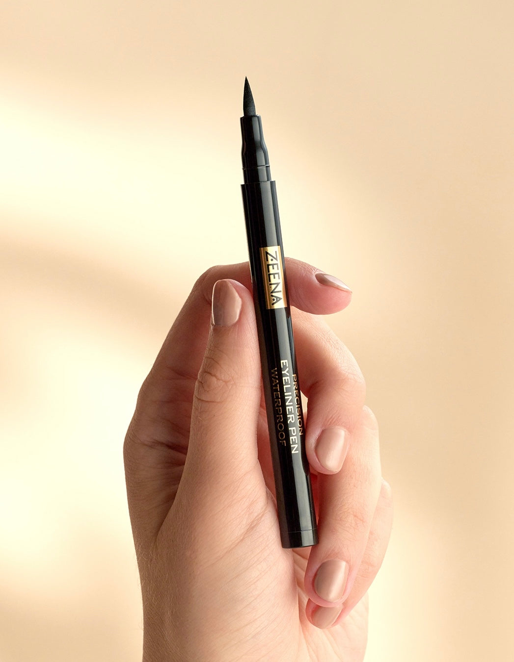 ZEENA Precision Eyeliner pen No. 010 | زينا ايلاينر رفيع اسود رقم 010