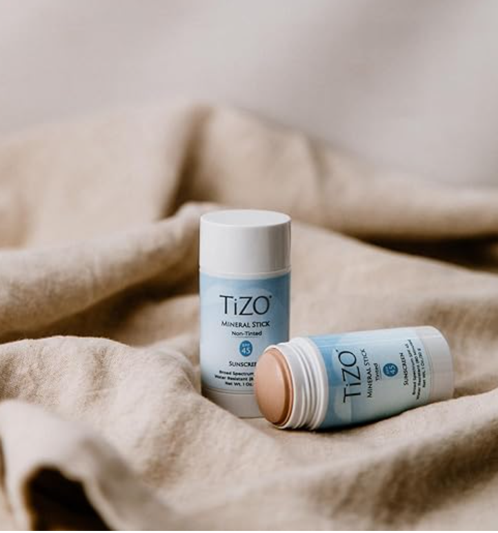 Tizo Mineral Stick Tinted SPF 45 - 30g | تايزو ستيك واقي شمسي معدني ملونة spf 45 - 30 غرام