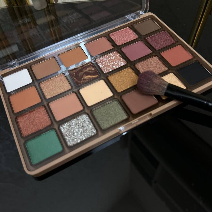 Lola Fashion Eyeshadow Palette - 36g | لولا باليت ظلال عيون - 36 غرام