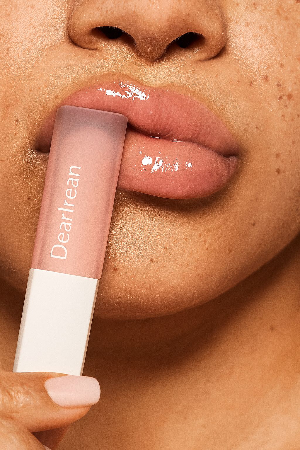 Dearlrean Poppy Flower - 4.7ml | ديرايرين مرطب شفاه - 4.7 مل