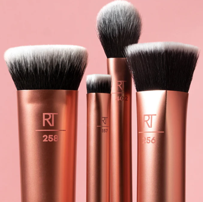 Real Techniques facial makeup brush set - 4pcs | ريل تكنيك مجموعة فراشي مكياج للوجه - 4 قطع