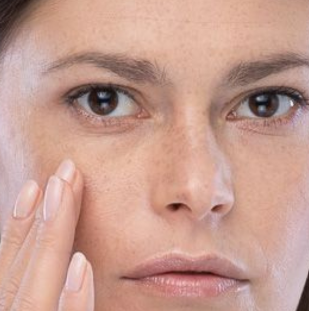 DERMEDIC Melumin Anti-Ageing Serum - 30ml | ديرمديك سيروم مضاد للشيخوخة - 30 مل