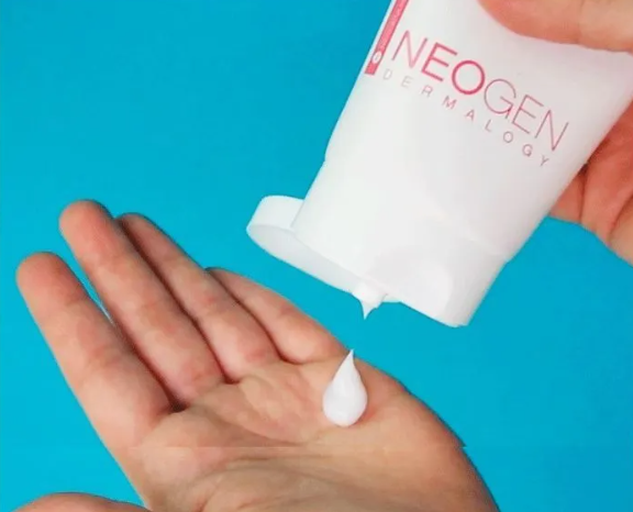 NEOGEN CALMING CicAtree Micellar Cleansing Foam - 200ml | نيوجين غسول رغوي سيكا تري للوجه - 200 مل