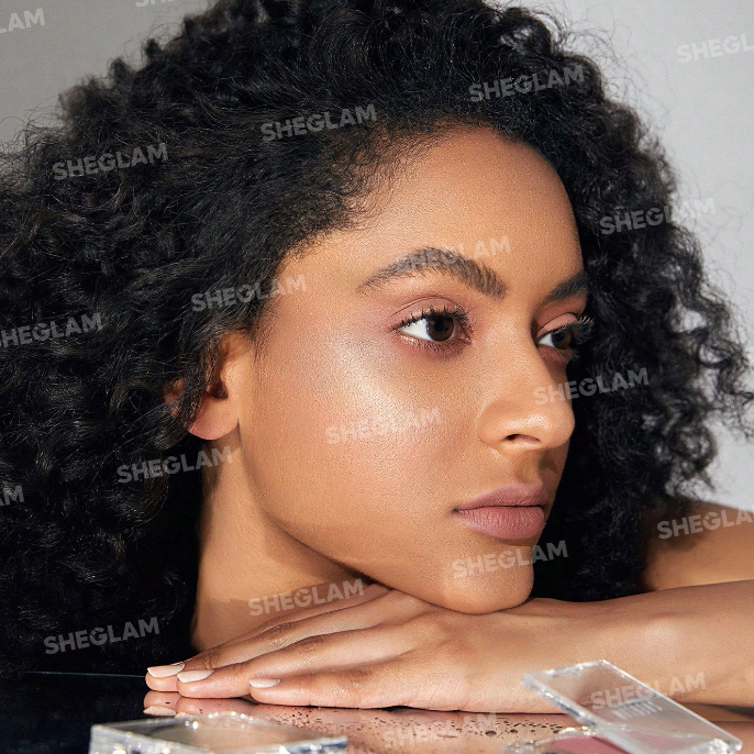 Sheglam Cosmic Crystal Mousse Highlighter - Vanilla Skeye | شيكلام هايلايتر كوزميك كريستال موس - فانيليا سكيي