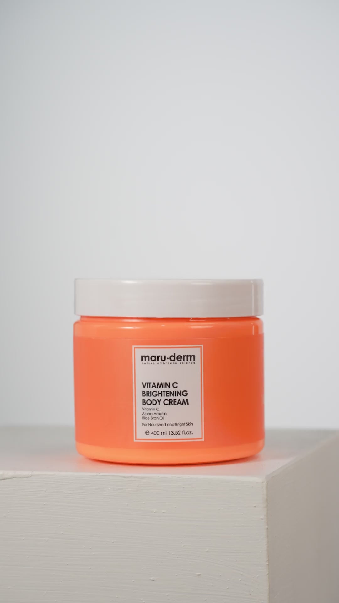 maru.derm Vitamin C Brightening Body Cream - 400ml | مارو.ديرم كريم مرطب للجسم بالفيتامين سي - 400 مل