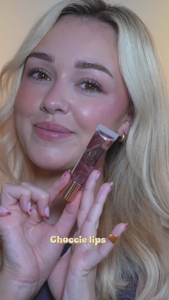 Essence LOVE IT A CHOCO' LOT! Lipgloss - 10ml | ايسنس غلوس للشفاه لوف ايت شوكو - 10 مل