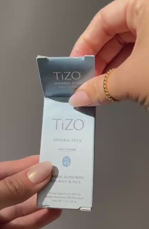 Tizo Mineral Stick Non-Tinted SPF 45 - 30g  | تايزو ستيك واقي شمسي معدني بدون لون مع عامل حماية من الشمس 45 - 30 غرام