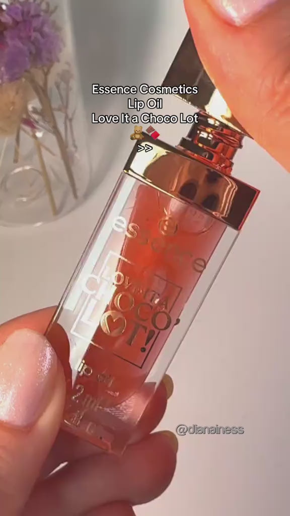 Essence LOVE IT A CHOCO' LOT! Lip Oil - 4.2ml | ايسنس غلوس للشفاه غني بالزيوت لوف ايت شوكو - 4.2 مل