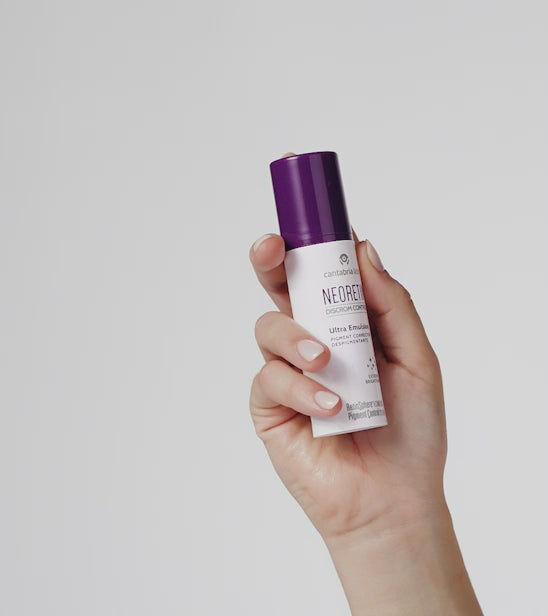Cantabria Labs Neoretin Discrom Control Ultra Emulsion - 30 ml | كانتابريا لابز سيروم للتصيغات وتجديد البشرة - 30 مل