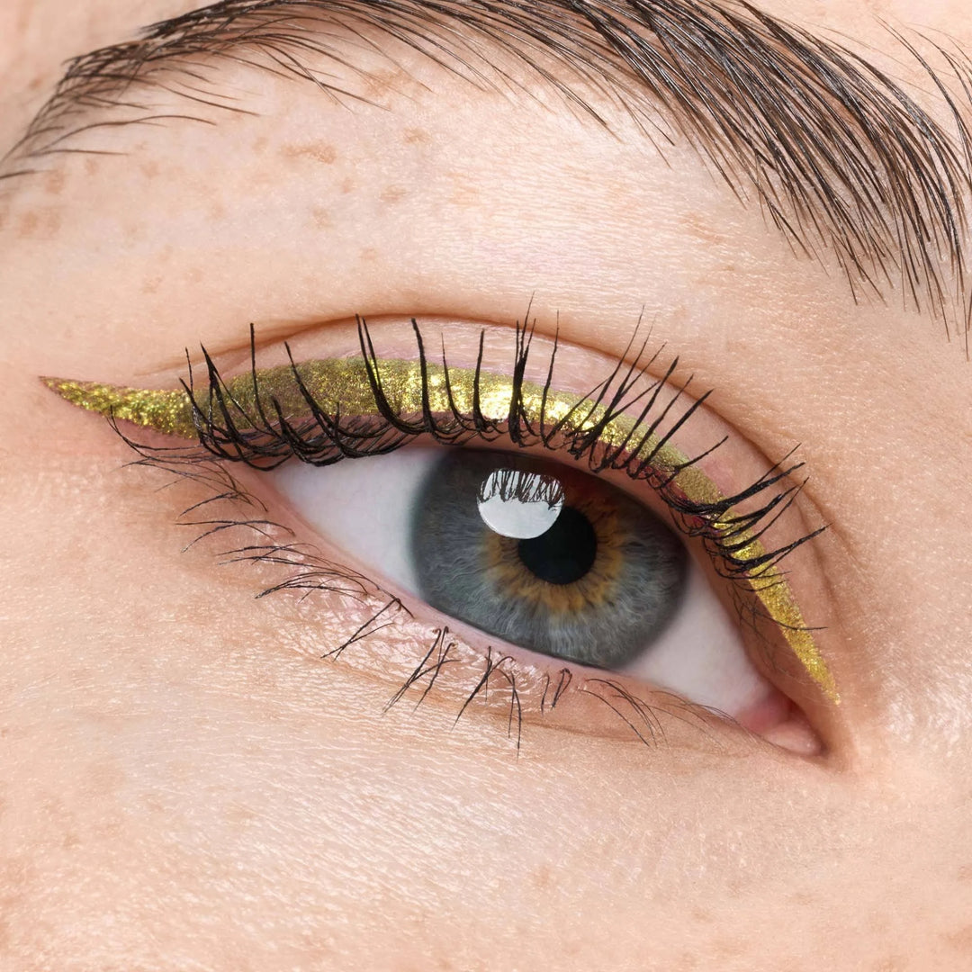 Catrice Space Glam Liquid Effect Eyeliner - 1.4 ml| كاتريس كحل سائل ايلانير -1.4 مل