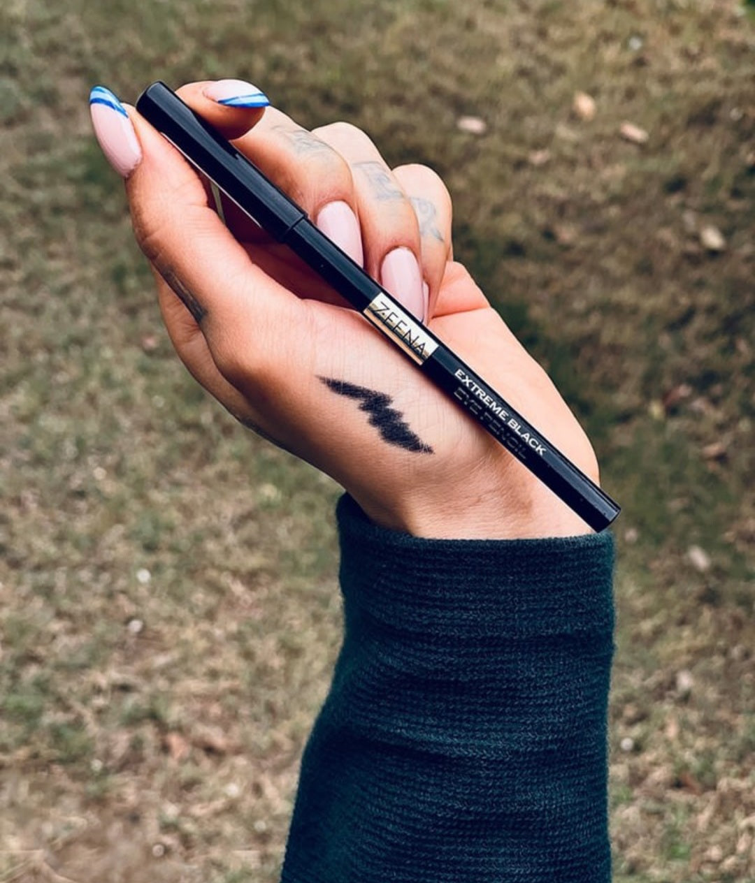 ZEENA Extreme Black Eye Pencil No. 010 | زينة قلم كحل اسود للعيون رقم. 010
